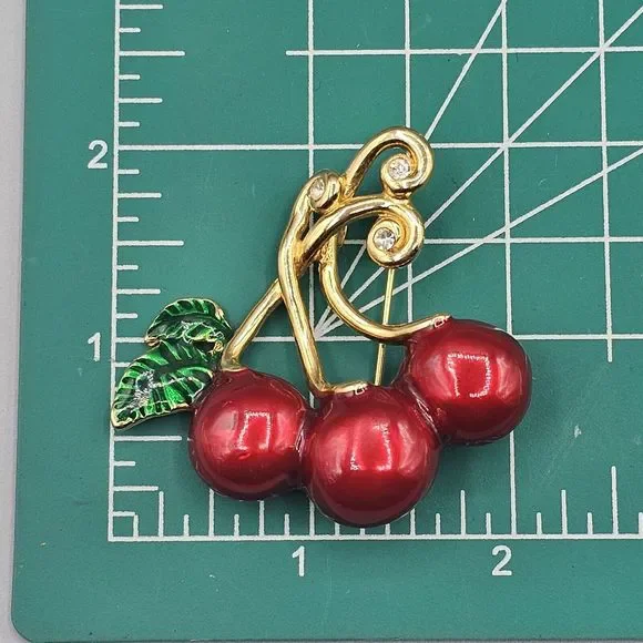 Vintage Saxon Enamel Cherry Brooch Pin Retro Pin Up Triple Fruit Red Green - Picture 10 of 10